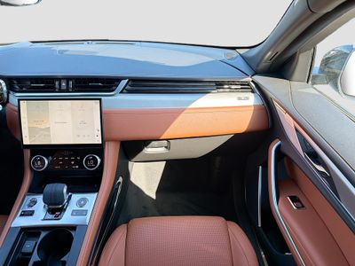 2026 Jaguar F-PACE - Photo 19
