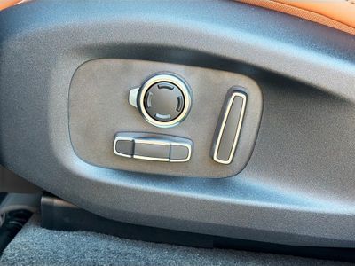 2026 Jaguar F-PACE - Photo 25