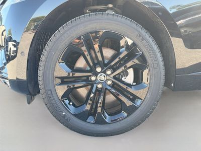 2026 Jaguar F-PACE - Photo 42