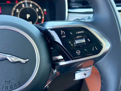 2026 Jaguar F-PACE - Photo 39