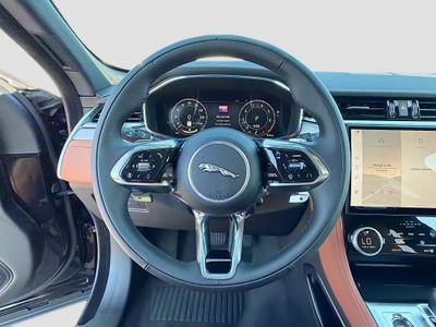2026 Jaguar F-PACE - Photo 40