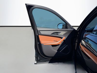 2026 Jaguar F-PACE - Photo 22