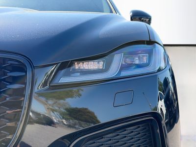 2026 Jaguar F-PACE - Photo 9