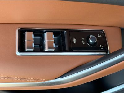 2026 Jaguar F-PACE - Photo 23