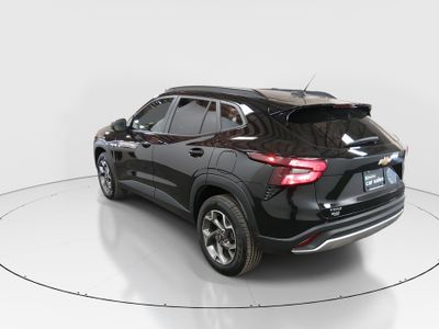 2025 Chevrolet Trax - Photo 5