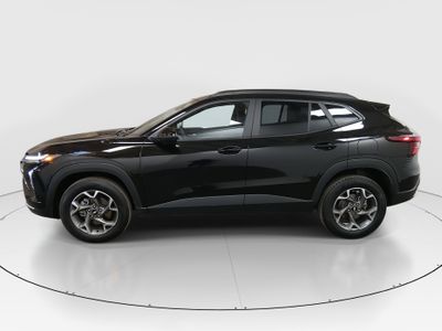 2025 Chevrolet Trax - Photo 4