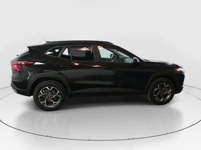 2025 Chevrolet Trax - Photo 8