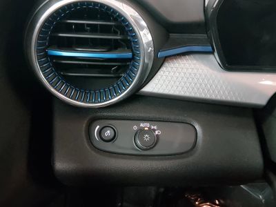 2025 Chevrolet Trax - Photo 13