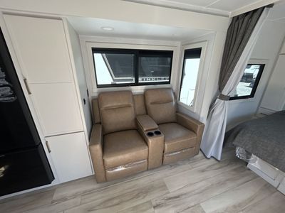 2026 Brinkley MODEL I - Photo 6