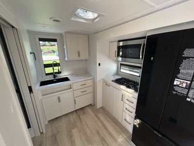 2026 Brinkley MODEL I - Photo 11