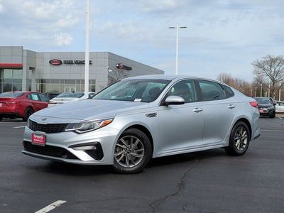 2020 Kia Optima - Photo 2