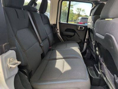 2024 Jeep Wrangler — photo 26 view