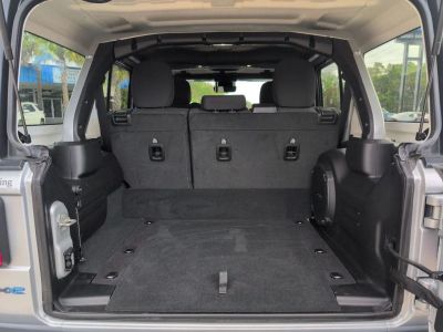 2024 Jeep Wrangler — photo 25 view