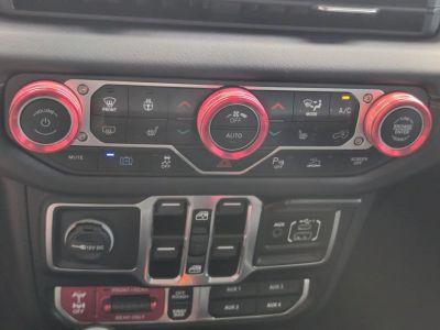 2024 Jeep Wrangler — photo 17 view