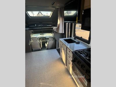 2026 Grand Design Lineage Series F - Photo 10