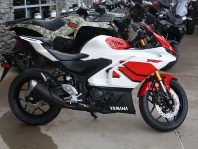 2026 Yamaha YZF-R3 — front three-quarter view