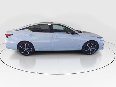 2023 Nissan Altima — photo 8 view
