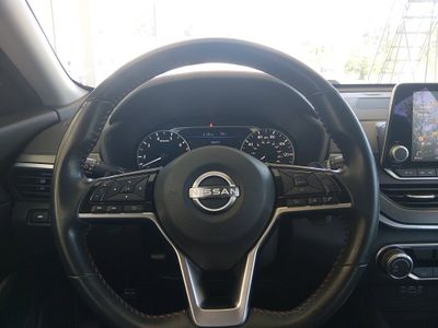 2023 Nissan Altima — photo 12 view