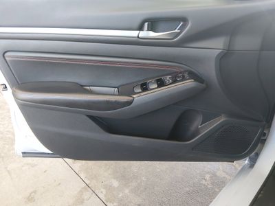 2023 Nissan Altima — photo 18 view