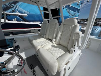2021 Everglades 365 CC - Photo 23