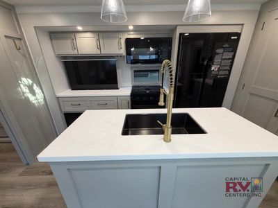 2026 Brinkley Model Z — photo 16 view