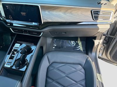 2026 Volkswagen Atlas — photo 17 view