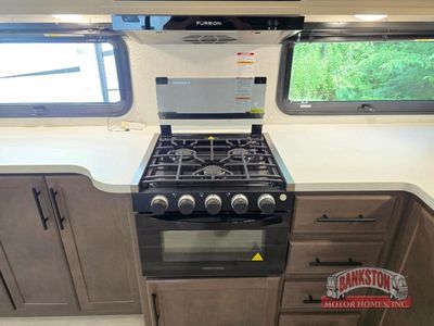 2026 Cougar Sport 2700BH — photo 11 view
