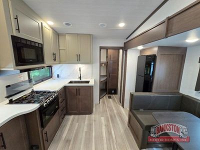2026 Cougar Sport 2700BH — photo 9 view