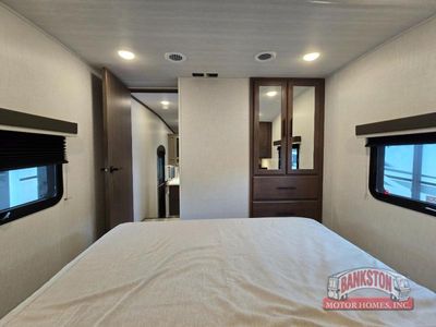 2026 Cougar Sport 2700BH — photo 30 view