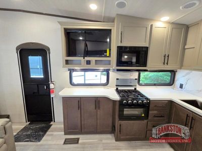2026 Cougar Sport 2700BH — photo 23 view