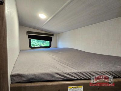 2026 Cougar Sport 2700BH — photo 18 view