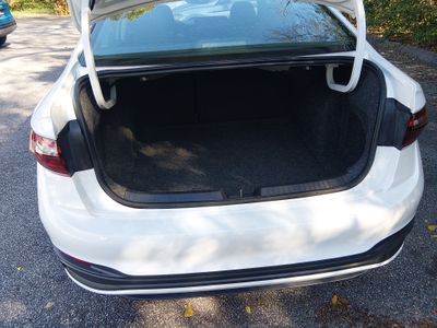 2024 Volkswagen Jetta — photo 11 view