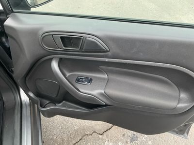2018 Ford Fiesta - Photo 15