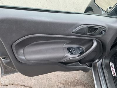 2018 Ford Fiesta - Photo 8