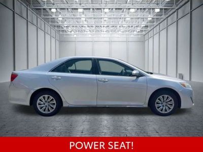 2014 Toyota Camry — detail view