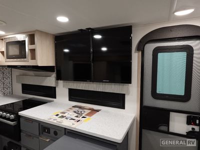 2025 Prime Time RV Tracer — photo 13 view