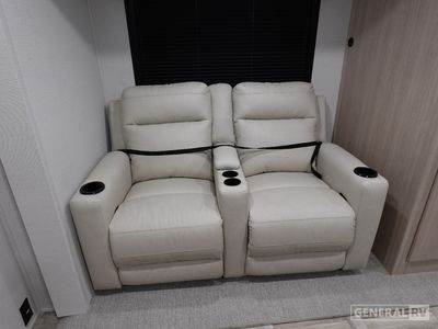 2025 Prime Time RV Tracer — photo 12 view
