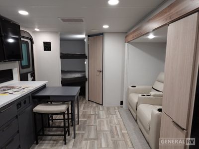 2025 Prime Time RV Tracer — detail view