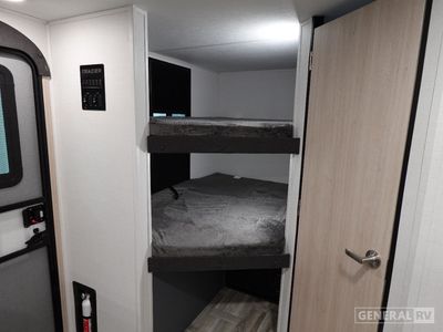2025 Prime Time RV Tracer — photo 15 view