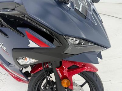 2026 Kawasaki Ninja 500 ABS Metallic Matte Twilight Blue - Photo 12
