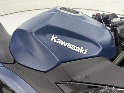 2026 Kawasaki Ninja 500 ABS Metallic Matte Twilight Blue - Photo 15