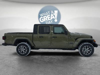 2026 Jeep Gladiator — side profile view