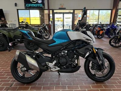2025 CFMOTO 450NK - Photo 8