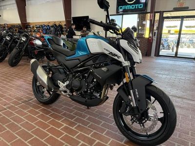 2025 CFMOTO 450NK - Photo 1