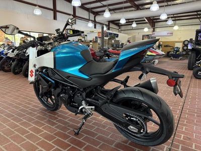 2025 CFMOTO 450NK - Photo 4