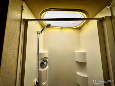 2017 Winnebago Navion - Photo 21