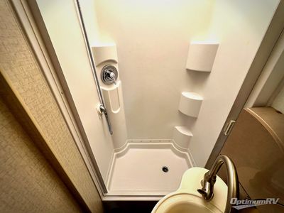 2017 Winnebago Navion - Photo 22