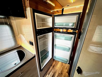 2017 Winnebago Navion - Photo 16