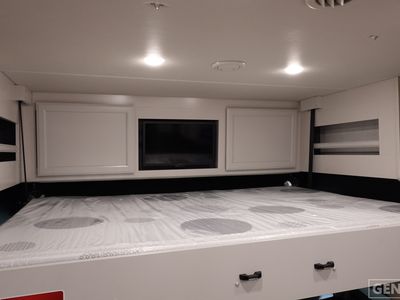 2026 Fleetwood Bounder - Photo 14