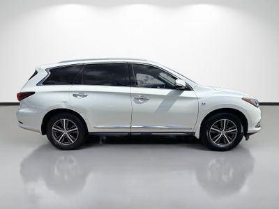 2017 INFINITI QX60 — detail view